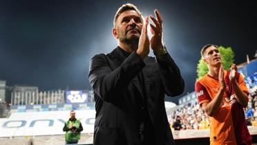 Galatasaray'da b�y�k s�rpriz! Okan Buruk resmen imzal�yor