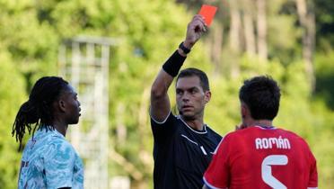 Rafael Leao'dan olay hareket! Haz�rl�k ma��nda yumruk att�