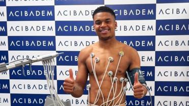 Trabzonspor'un yeni transferi Saviolo sa�l�k kontrollerinden ge�ti