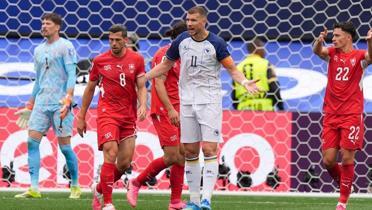 �svi�re �ov yapt�! Bosna'n�n tur �ans� zora girdi