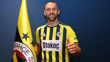 Fenerbah�e, Vedat Muriqi'i resmen a��klad�! 3 y�ll�k imzay� att�