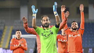 Volkan Babacan bir sezon daha Ba�ak�ehir'de