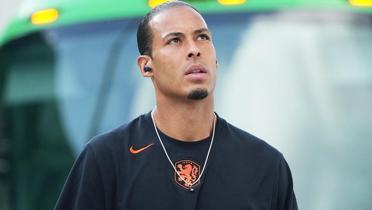 Galatasaray'a k�t� haber! Virgil van Dijk i�in kap�lar kapand�