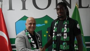 Kocaelispor, Tanguy Zoukrou'yu kadrosuna katt�