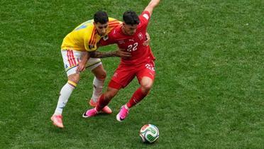 Tur penalt�larla geldi! Son �eyrek finalist �svi�re