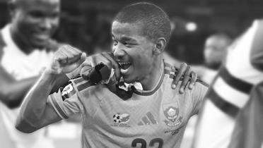 D�nya Kupas�'nda forma giymi�ti! G�ney Afrikal� futbolcu hayat�n� kaybetti
