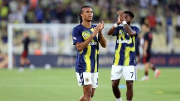 Fenerbah�e'de Ake 11'de, Greenwood yedek
