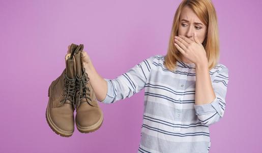 Kokan ayakkabılara pratik çözüm! Meğer bu kadar basitmiş